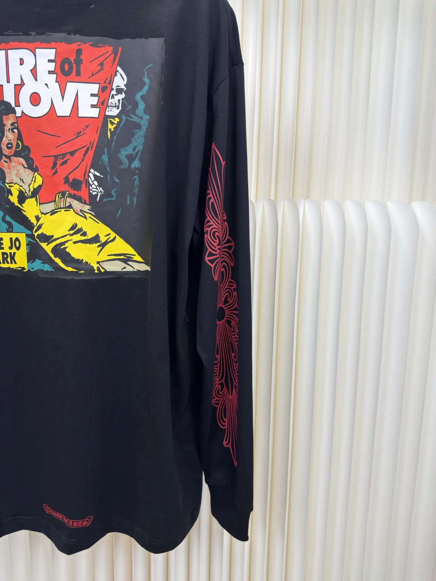 P310 Chrome Hearts Deadly doll, American comic printed round neck and long sleeves. The fabric is made of 26-woven 200g cotton. Printing is very important. The ink printing used in the original version is generally incapable of being restored by ordinary printing factories. After running to many factories, the time paid off in the end. Size S M L